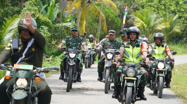 Kunjungi Kampung Pancasila, Pangdam Sriwijaya Ajak Masyarakat Selalu Rukun dan Harmonis